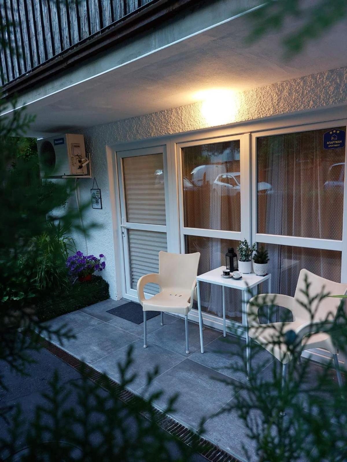 Bowler Hat Apartment Belgrade Exterior photo